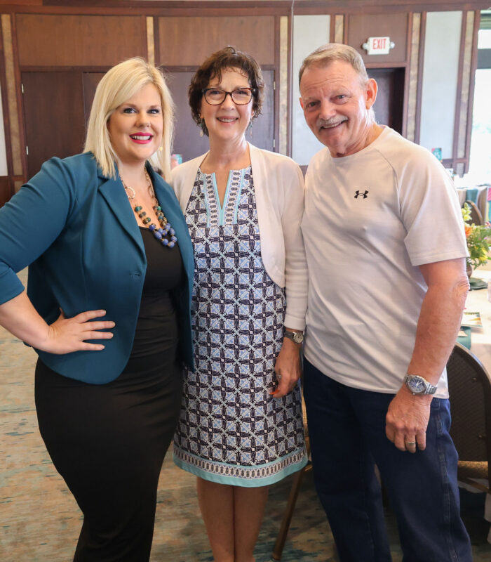 537110228_799279719335084_5055960554703677552_n-700x800